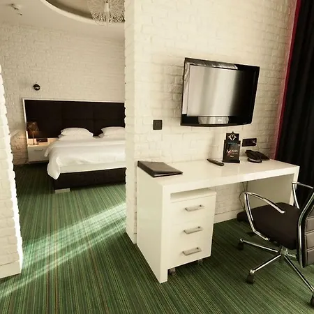 Hotel Crystal 4*