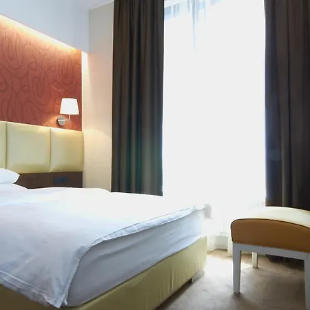 Hotel Crystal